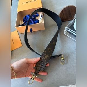 Louis Vuitton Pochette Strap